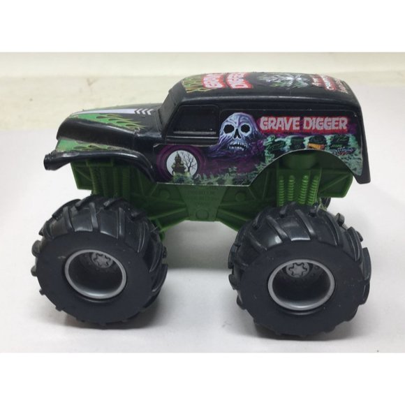 Hot Wheels Monster Jam Grave Digger Rev N Go Power Mattel Wheels - Picture 2 of 6